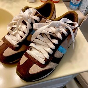 Globe sneakers women’s 7 1/2 skate snowboard retro 1990s Y2K 7.5 shoes